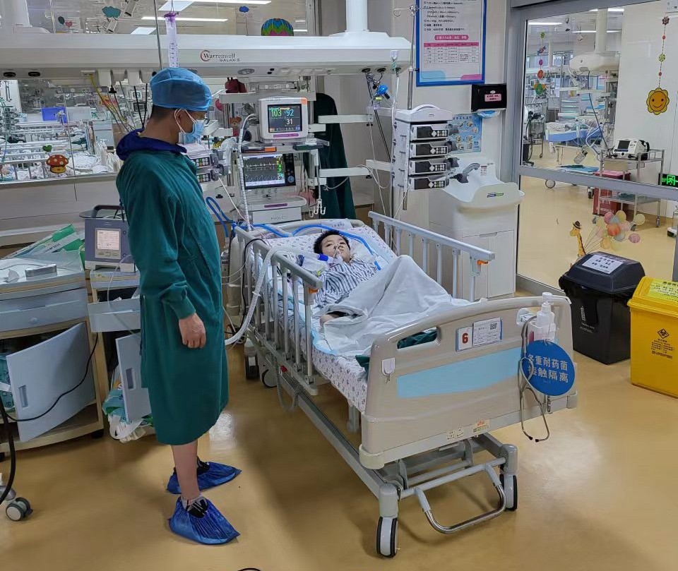 岳阳跨省救护车出租公司